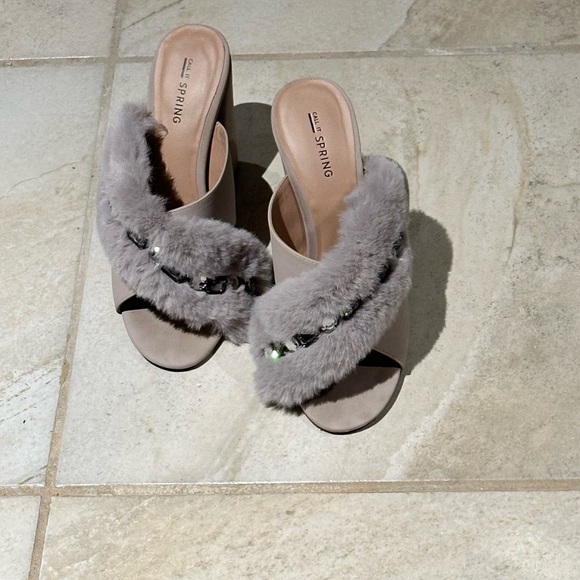 Gray mules - Picture 3 of 3